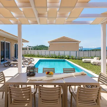 Spartakos Luxury 4 Villa Plános